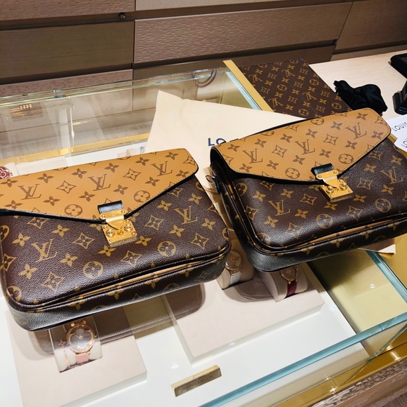 Brand New 2019 Pochette Metis - Picture 7 of 8